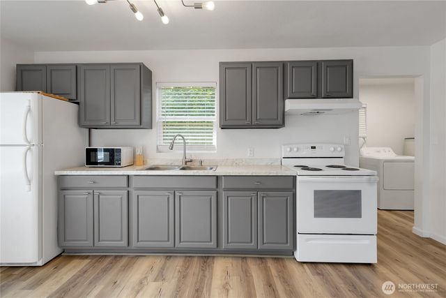 1536 -1538 S Walters Road, Tacoma, WA 98465