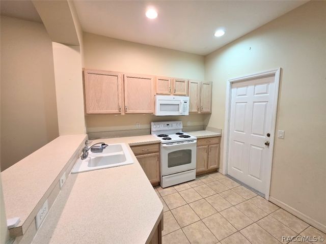 1600 W Spring Meadow Loop, Lecanto, FL 34461