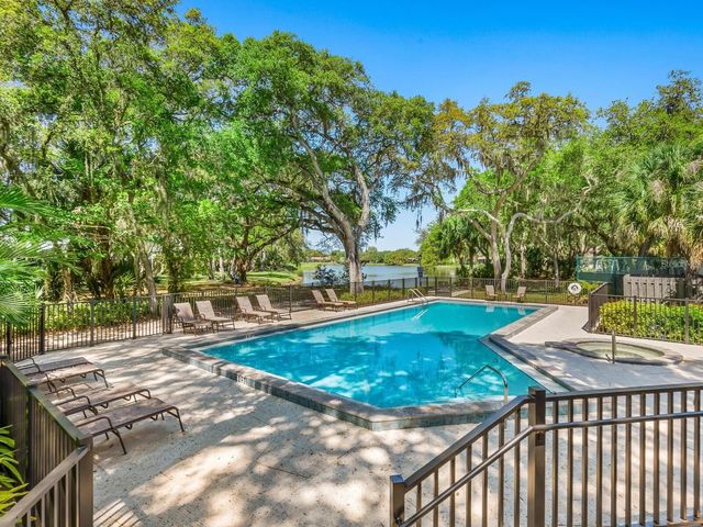 4372 TRAILS DRIVE 15-1, Sarasota, FL 34232
