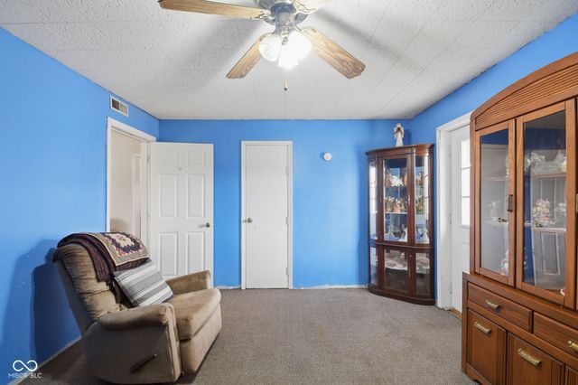 8621 S CR 800 W, Daleville, IN 47334