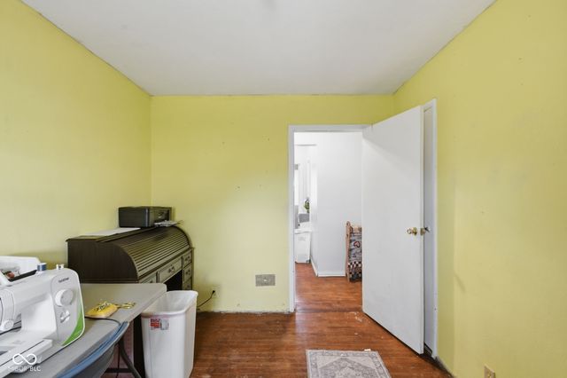 8621 S CR 800 W, Daleville, IN 47334