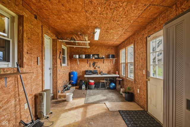 8621 S CR 800 W, Daleville, IN 47334