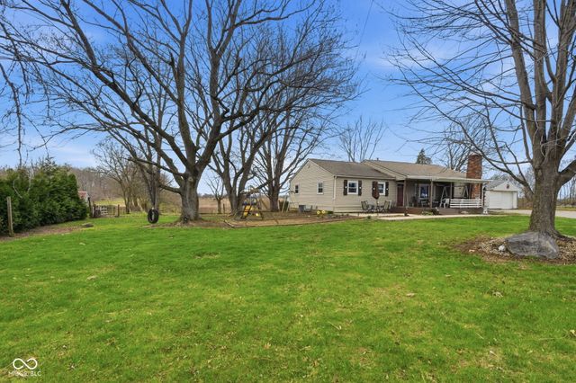 8621 S CR 800 W, Daleville, IN 47334