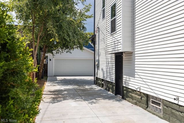 1382 W 59th Street, Cleveland, OH 44102