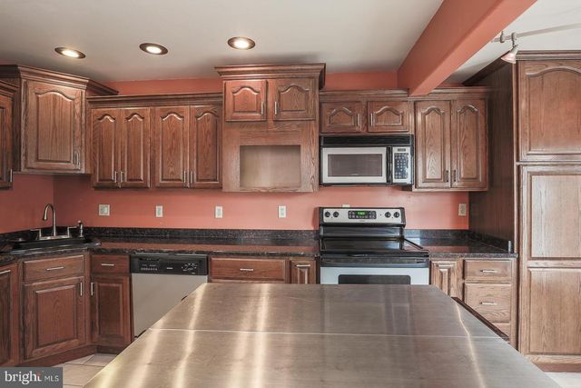 1524 S CHARLES ST, Baltimore, MD 21230