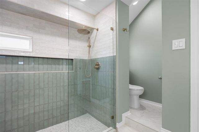 1002 Crestview ST, Round Rock, TX 78681