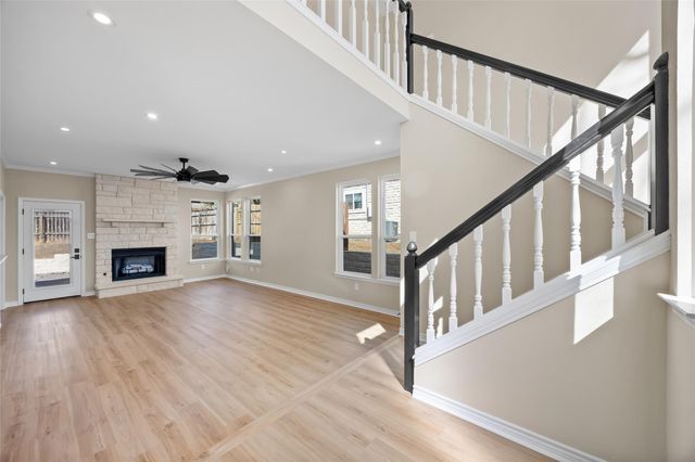 1002 Crestview ST, Round Rock, TX 78681