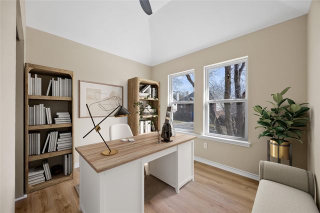 1002 Crestview ST, Round Rock, TX 78681