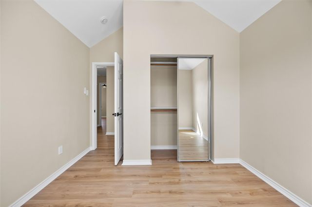 1002 Crestview ST, Round Rock, TX 78681