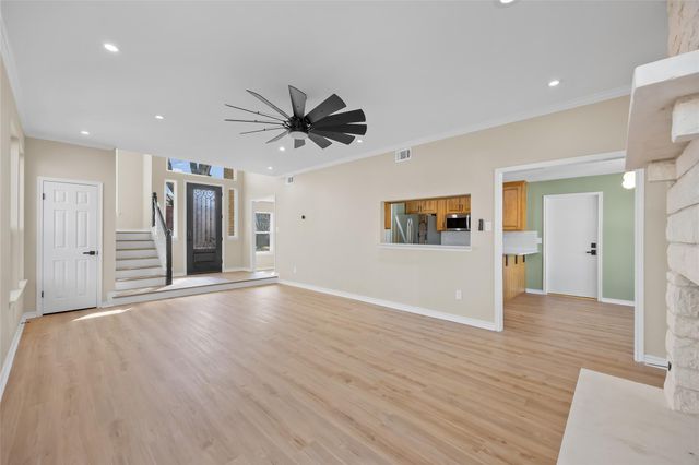 1002 Crestview ST, Round Rock, TX 78681