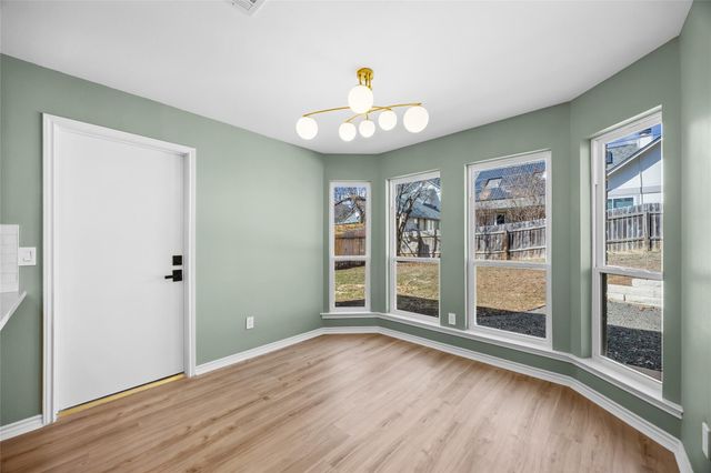 1002 Crestview ST, Round Rock, TX 78681