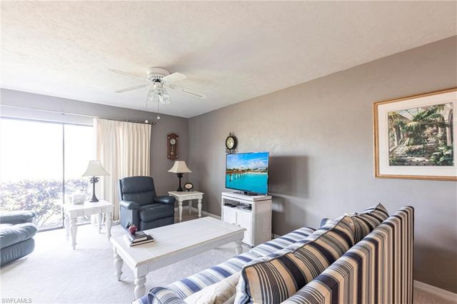 5665 Trailwinds DR # 615, Fort Myers, FL 33907