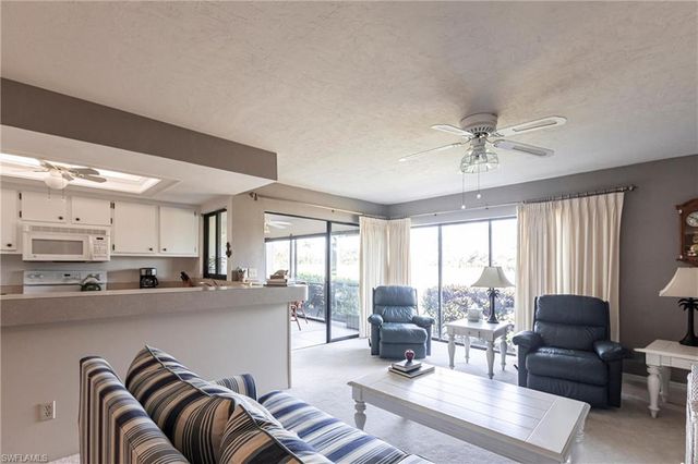 5665 Trailwinds DR # 615, Fort Myers, FL 33907