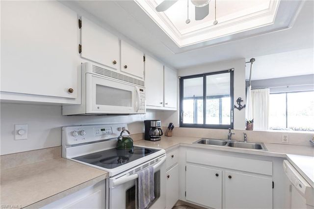 5665 Trailwinds DR # 615, Fort Myers, FL 33907