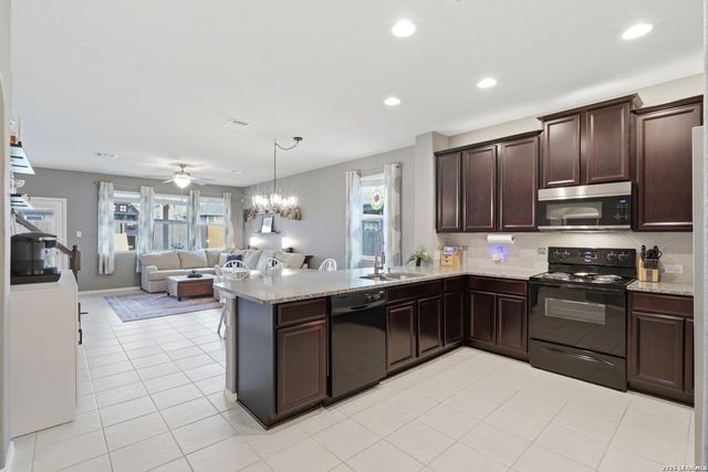 10427 Bulwark Peak, Converse, TX 78109
