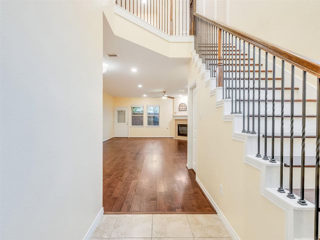 7923 Ashford Trace Drive, Houston, TX 77072