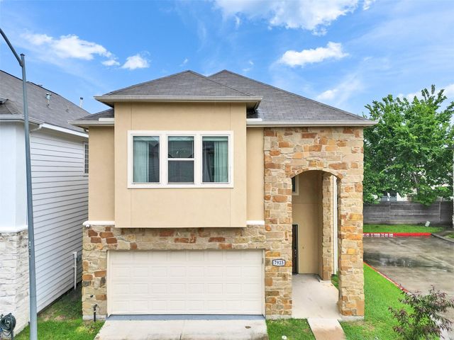 7923 Ashford Trace Drive, Houston, TX 77072