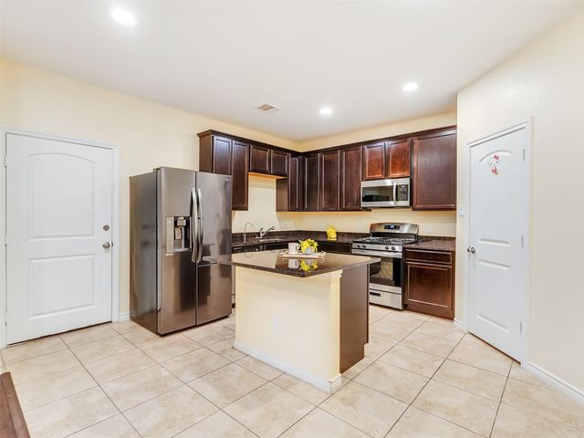 7923 Ashford Trace Drive, Houston, TX 77072