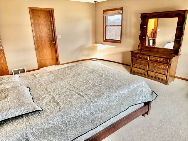 1164 Kyle Drive NE, Iowa City, IA 52240