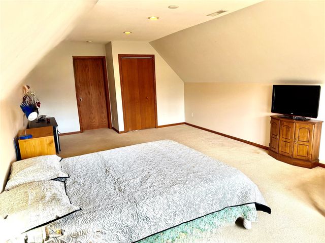 1164 Kyle Drive NE, Iowa City, IA 52240