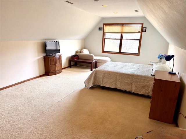 1164 Kyle Drive NE, Iowa City, IA 52240