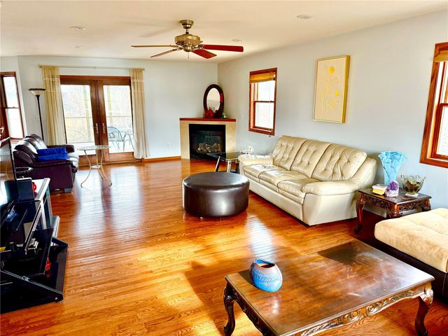 1164 Kyle Drive NE, Iowa City, IA 52240