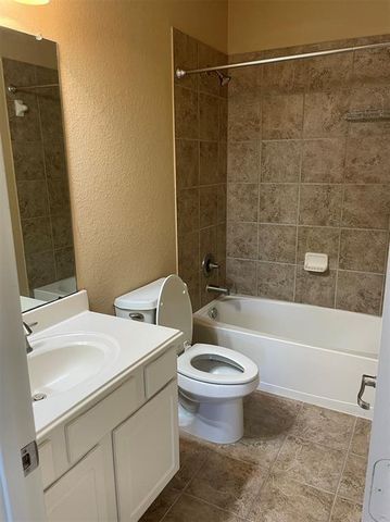 15 Innerwoods Place, The Woodlands, TX 77382