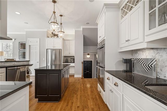 10730 S Cedar Niles Circle, Olathe, KS 66061