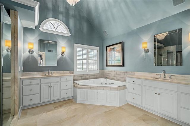 10730 S Cedar Niles Circle, Olathe, KS 66061