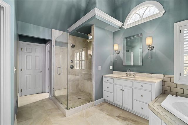 10730 S Cedar Niles Circle, Olathe, KS 66061