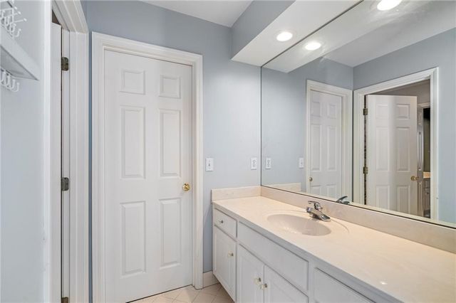 10730 S Cedar Niles Circle, Olathe, KS 66061