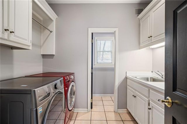 10730 S Cedar Niles Circle, Olathe, KS 66061