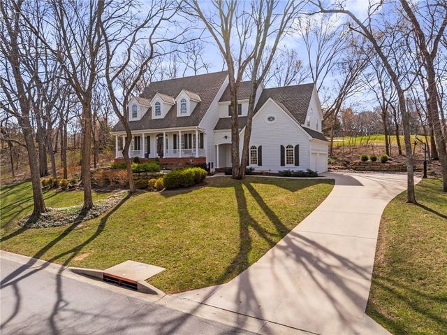 10730 S Cedar Niles Circle, Olathe, KS 66061