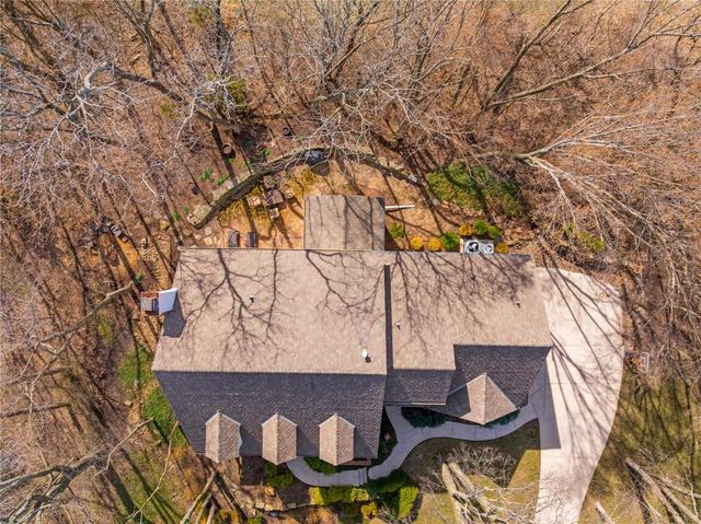 10730 S Cedar Niles Circle, Olathe, KS 66061