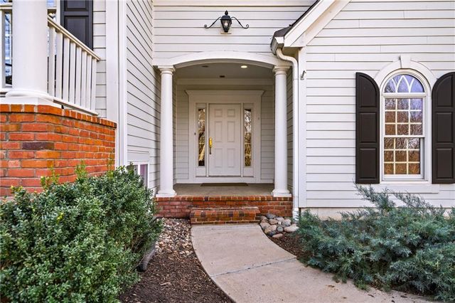 10730 S Cedar Niles Circle, Olathe, KS 66061