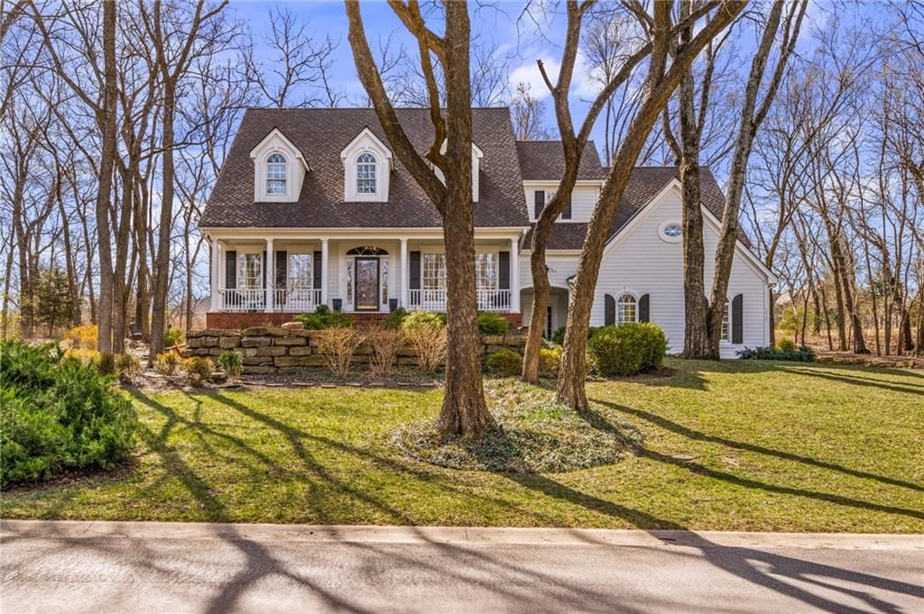 10730 S Cedar Niles Circle, Olathe, KS 66061