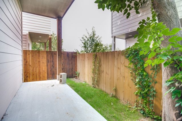 2422 Starks Avenue, Dallas, TX 75215