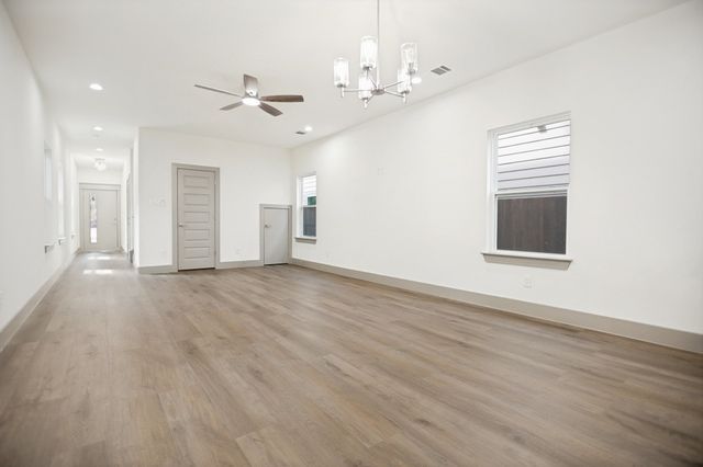 2422 Starks Avenue, Dallas, TX 75215