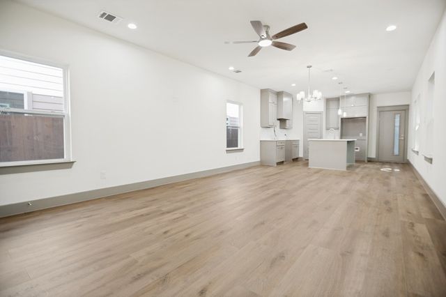 2422 Starks Avenue, Dallas, TX 75215