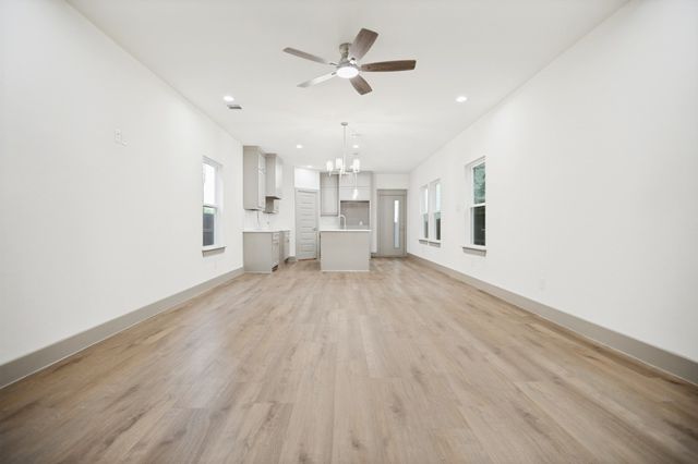 2422 Starks Avenue, Dallas, TX 75215
