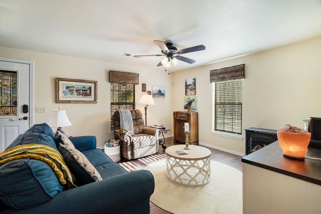 1431 County Road 44480, Paris, TX 75462