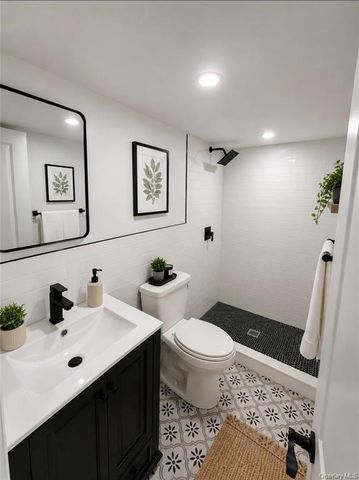 214 E 38th Street, Brooklyn, NY 11203