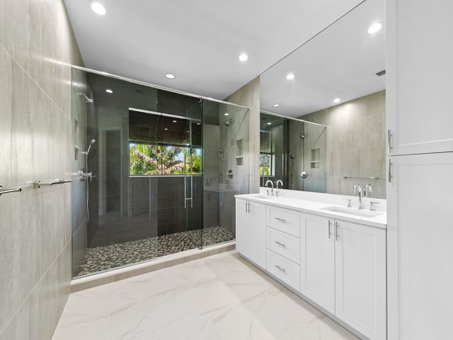 1215 N Victoria Park Rd, Fort Lauderdale, FL 33304