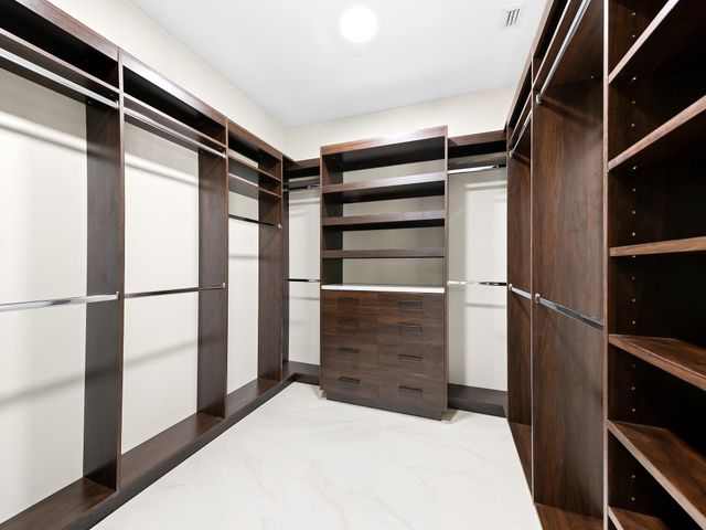 1215 N Victoria Park Rd, Fort Lauderdale, FL 33304