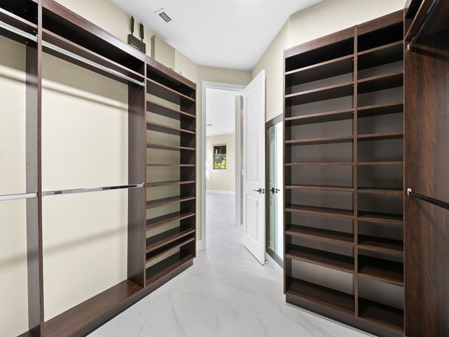 1215 N Victoria Park Rd, Fort Lauderdale, FL 33304