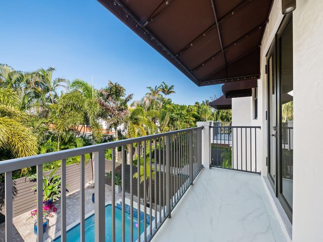 1215 N Victoria Park Rd, Fort Lauderdale, FL 33304