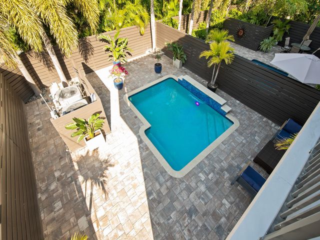 1215 N Victoria Park Rd, Fort Lauderdale, FL 33304