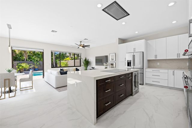 1215 N Victoria Park Rd, Fort Lauderdale, FL 33304