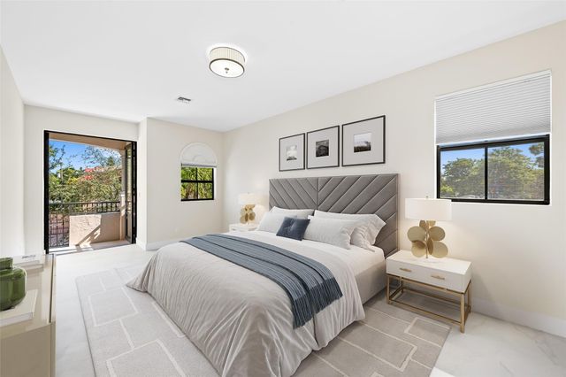 1215 N Victoria Park Rd, Fort Lauderdale, FL 33304