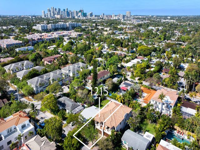 1215 N Victoria Park Rd, Fort Lauderdale, FL 33304